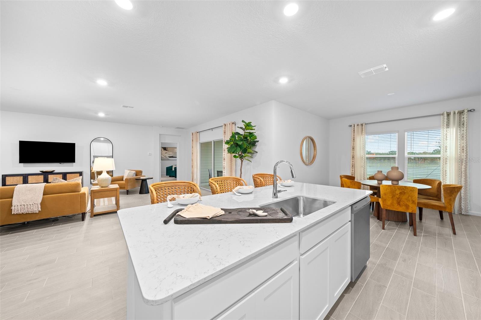 Image 19 of 35 For 14192 Convergence Boulevard