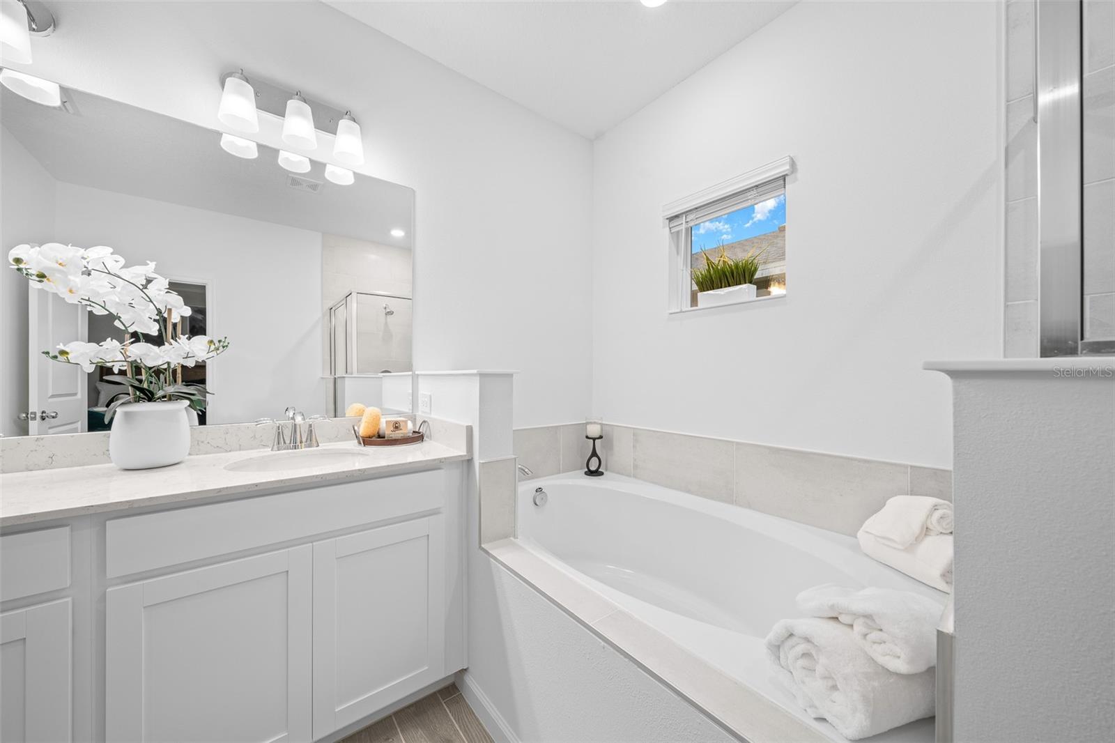 Image 29 of 35 For 14192 Convergence Boulevard