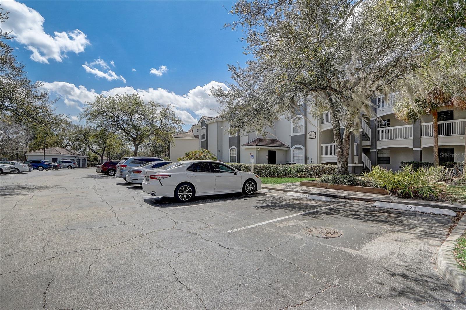 Image 2 of 39 For 13941 Fairway Island Drive 723