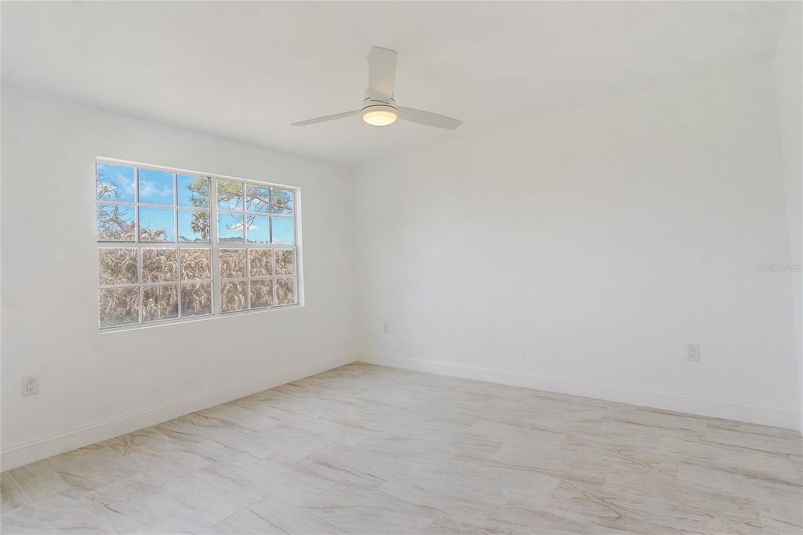 Image 22 of 39 For 13941 Fairway Island Drive 723