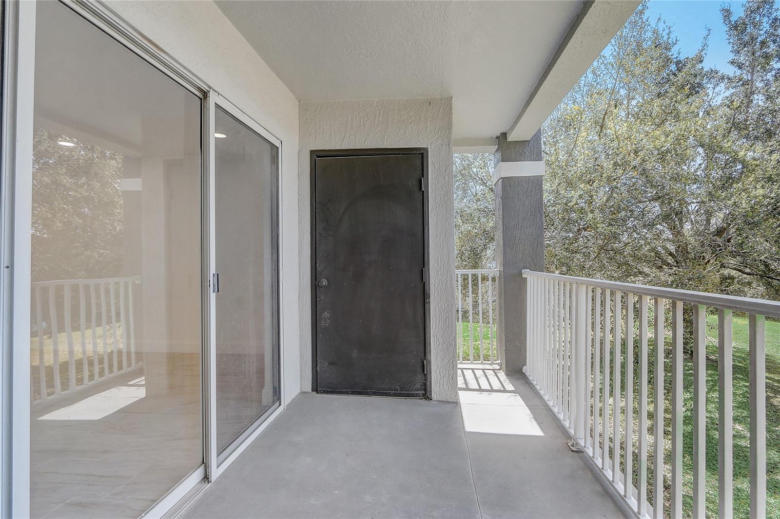 Image 29 of 39 For 13941 Fairway Island Drive 723