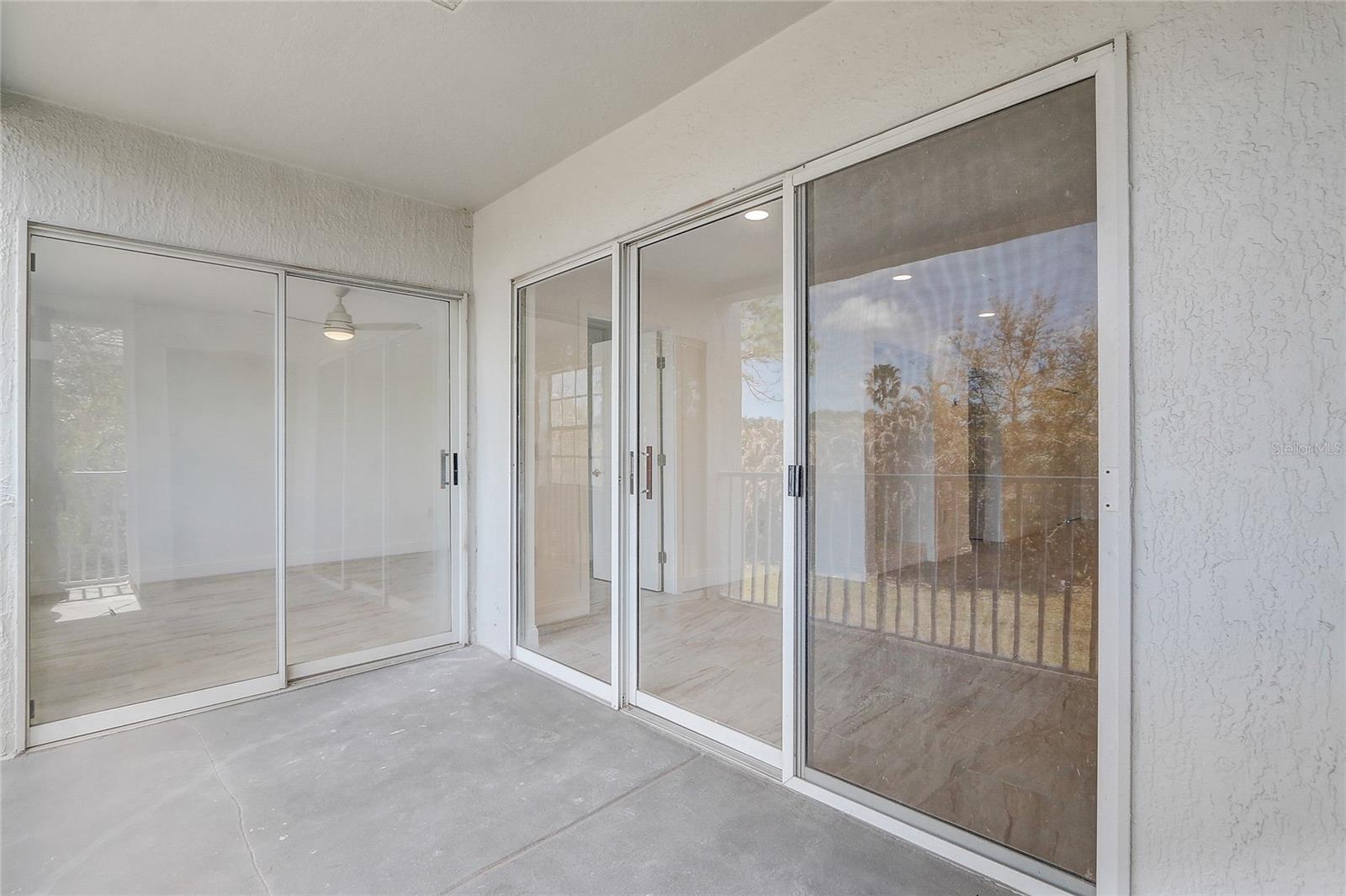 Image 30 of 39 For 13941 Fairway Island Drive 723