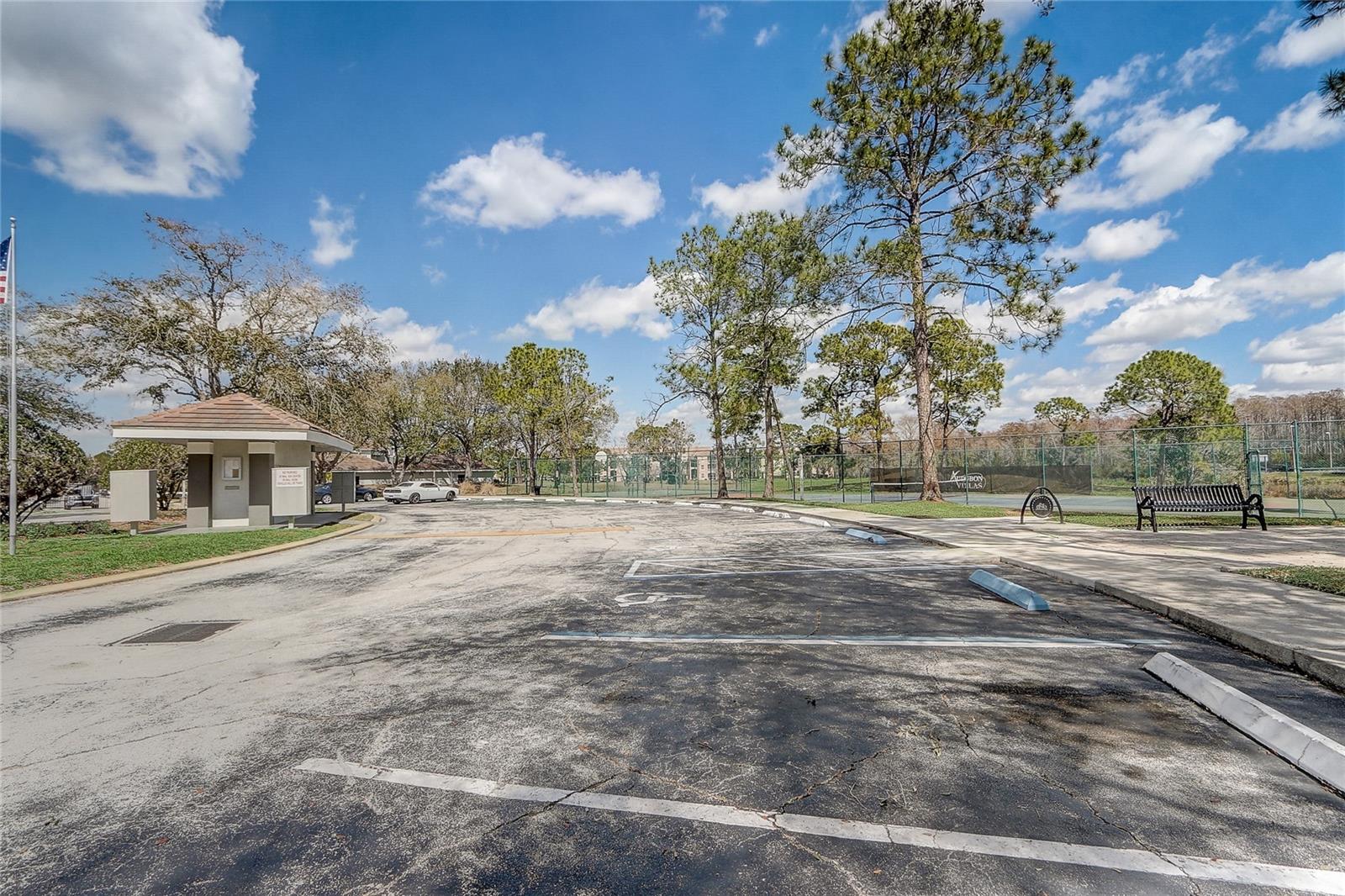 Image 35 of 39 For 13941 Fairway Island Drive 723