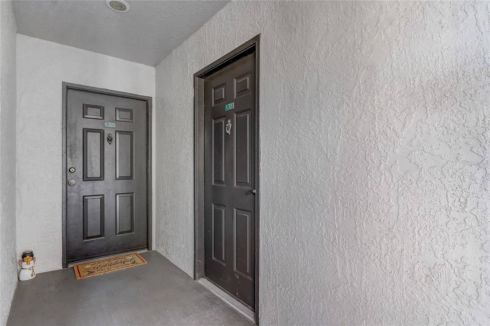 Image 5 of 39 For 13941 Fairway Island Drive 723