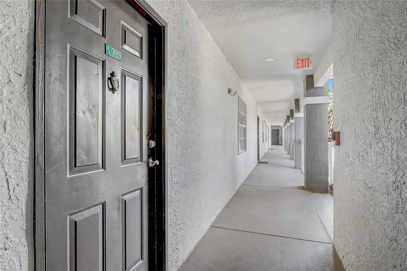 Image 6 of 39 For 13941 Fairway Island Drive 723