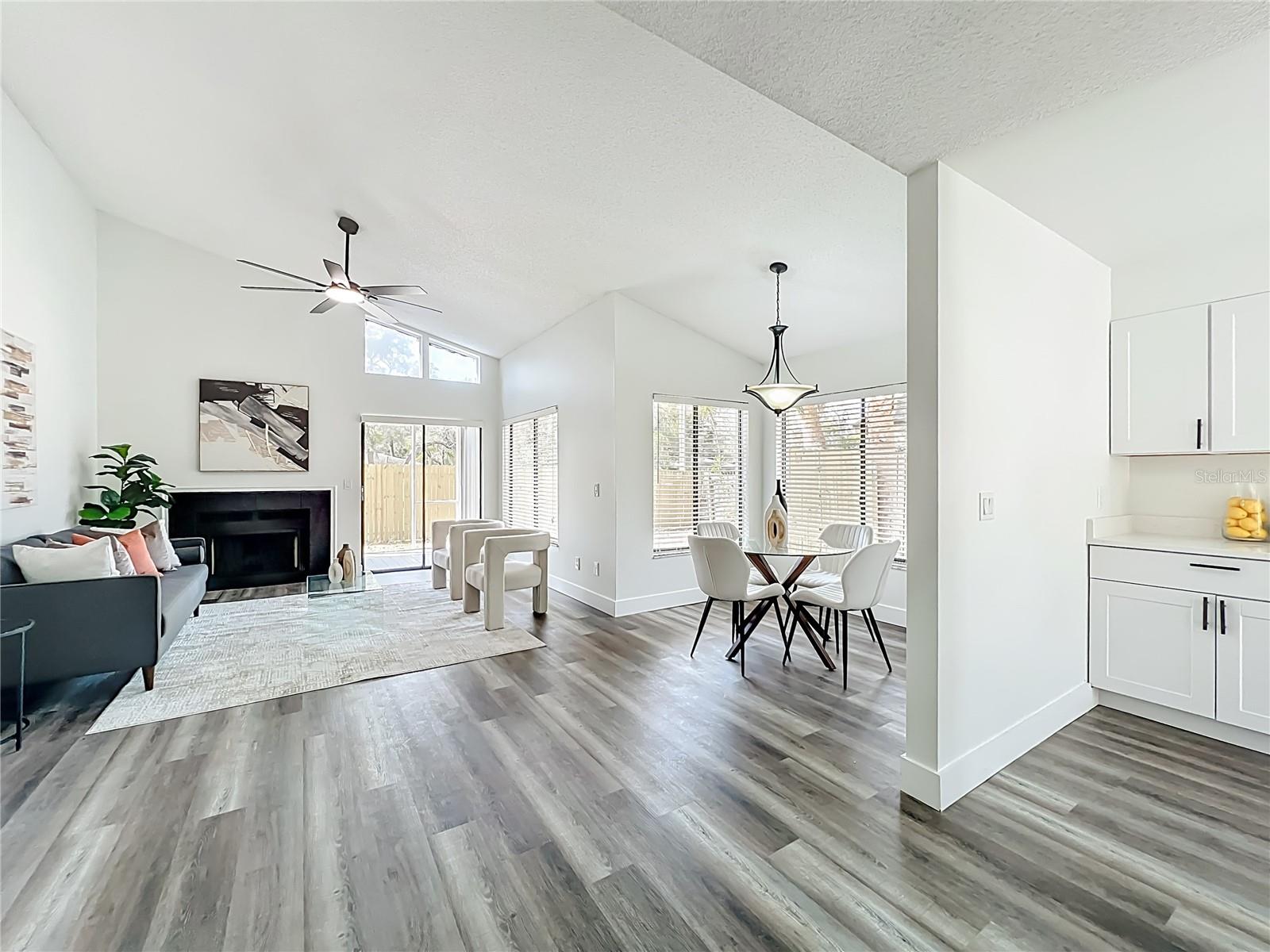 Image 24 of 88 For 700 Lakeside Place