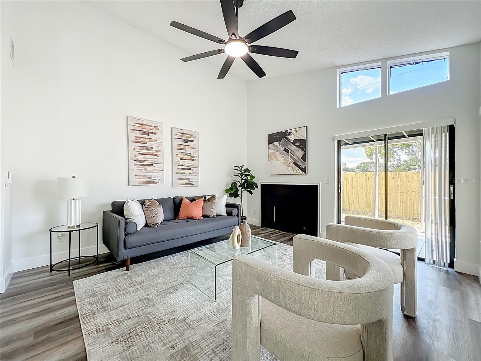 Image 29 of 88 For 700 Lakeside Place