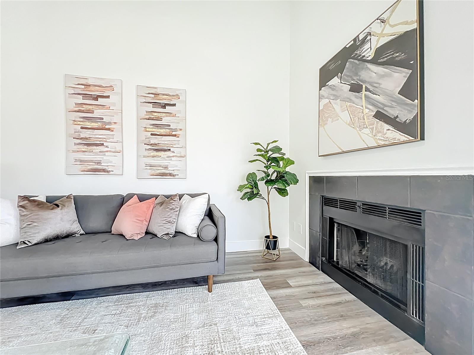 Image 30 of 88 For 700 Lakeside Place