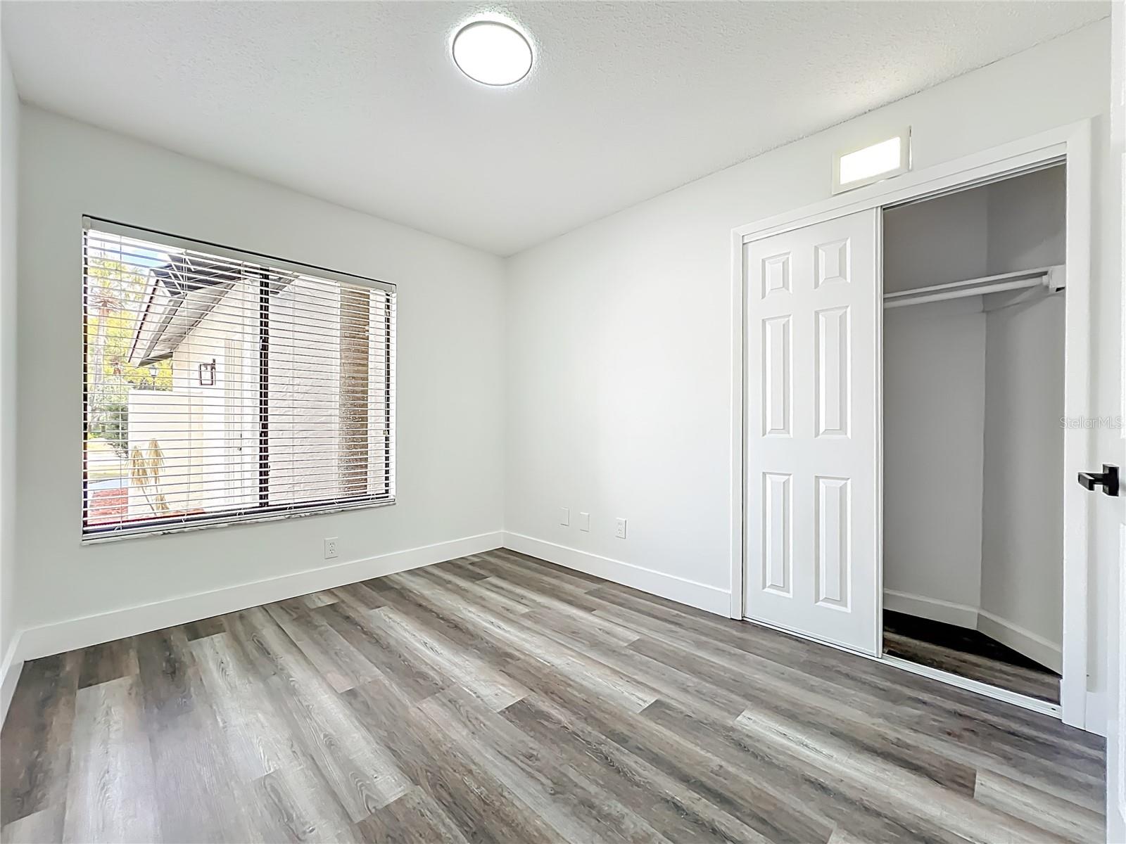 Image 35 of 88 For 700 Lakeside Place