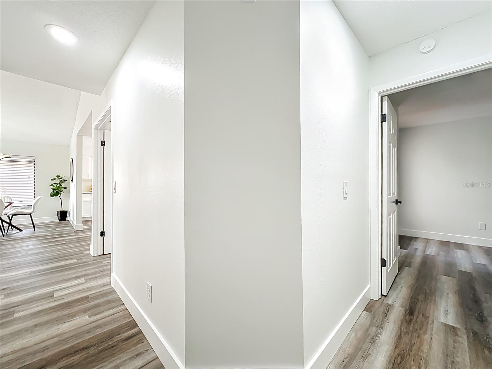 Image 44 of 88 For 700 Lakeside Place