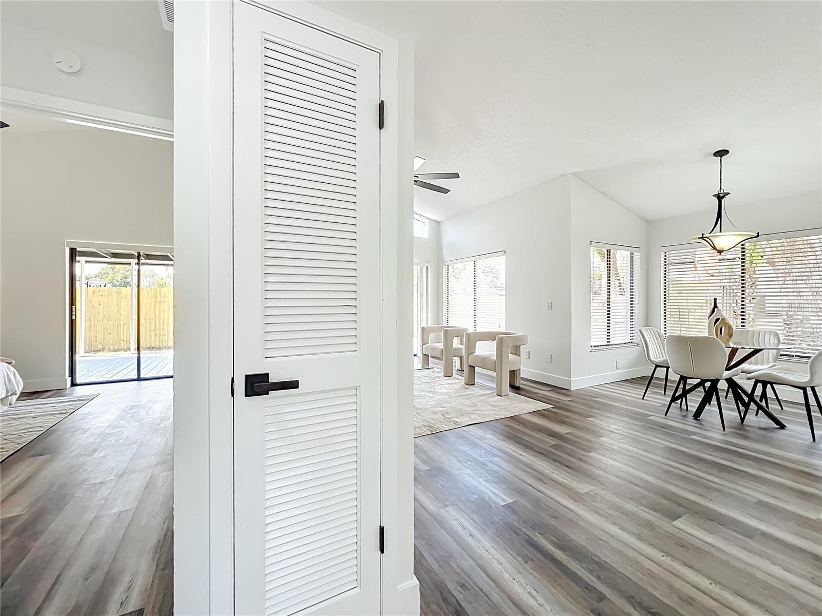 Image 45 of 88 For 700 Lakeside Place