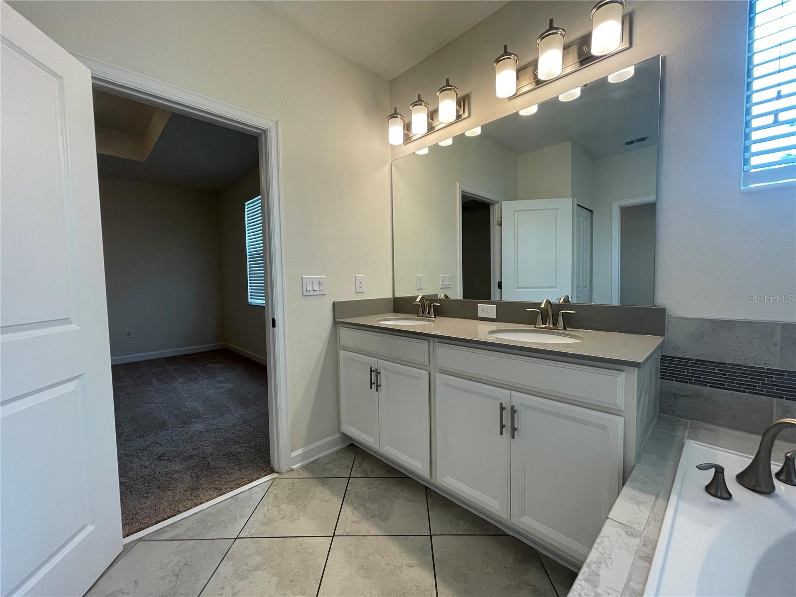 Image 25 of 34 For 11114 Whistling Pine Way