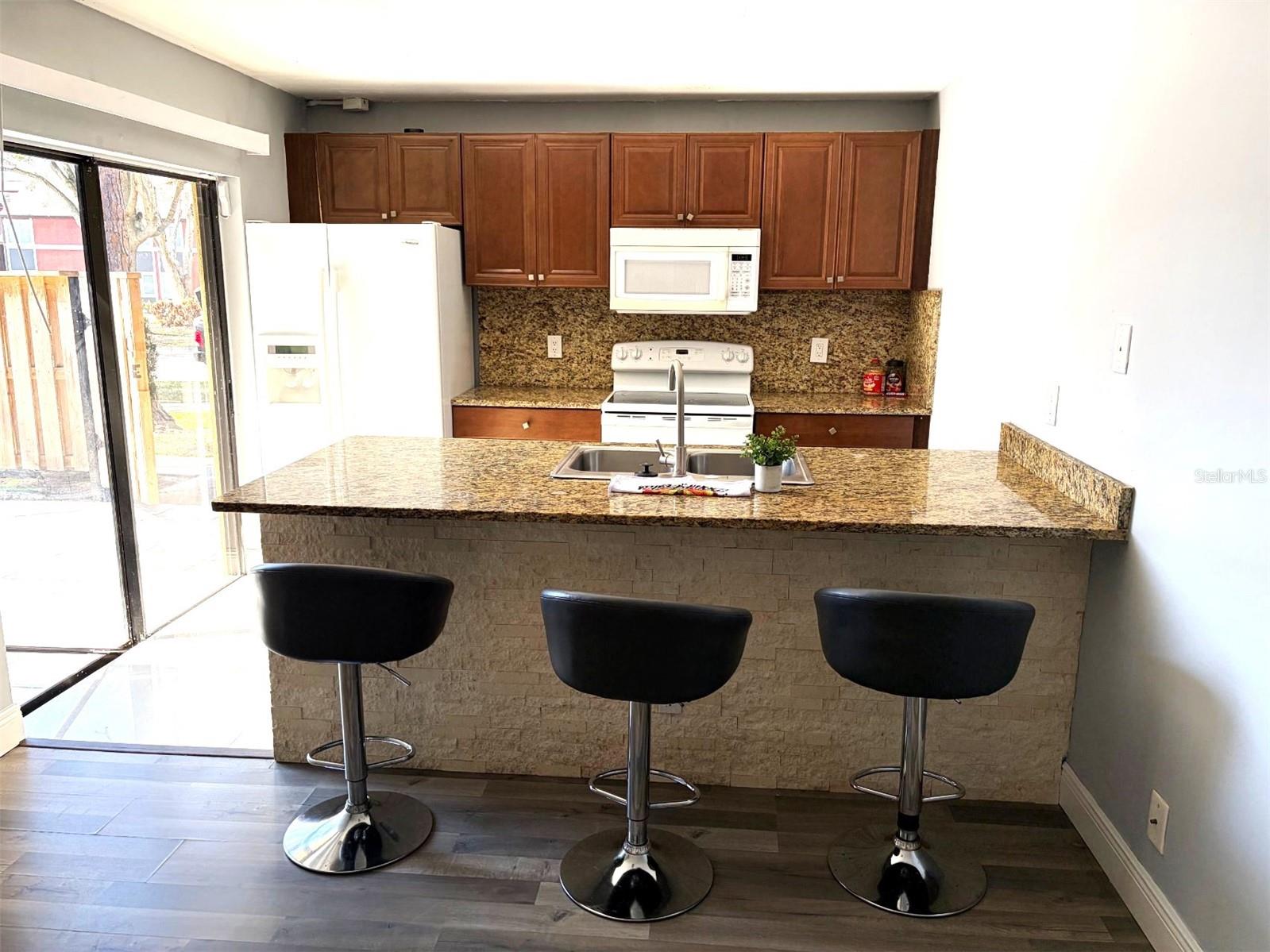 Image 4 of 10 For 5371 Bamboo Court 401