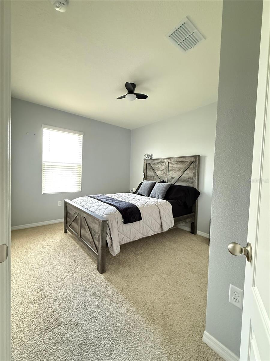 Image 16 of 19 For 605 Park Place Boulevard