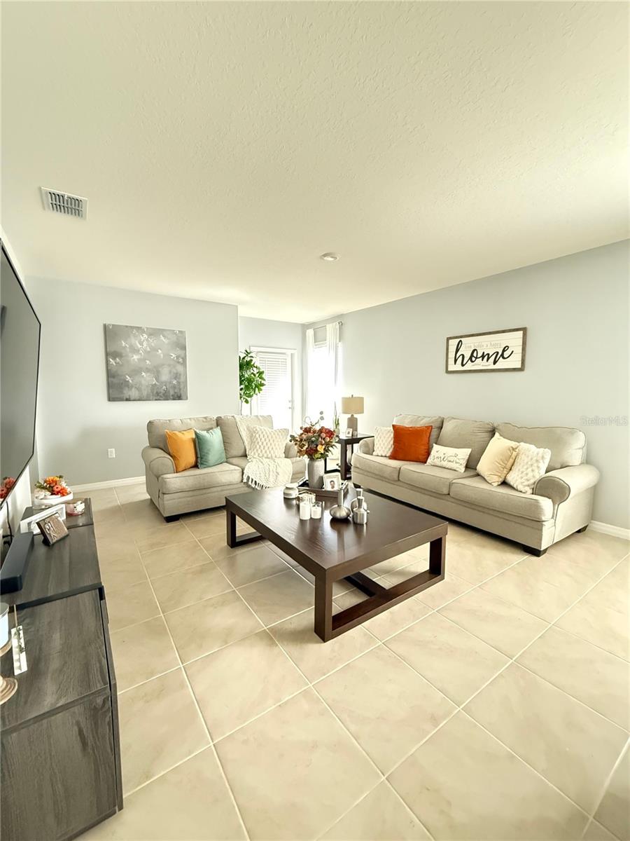 Image 8 of 19 For 605 Park Place Boulevard