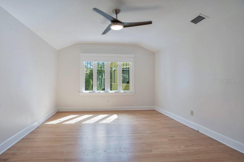 Image 33 of 49 For 1651 Westchester Avenue