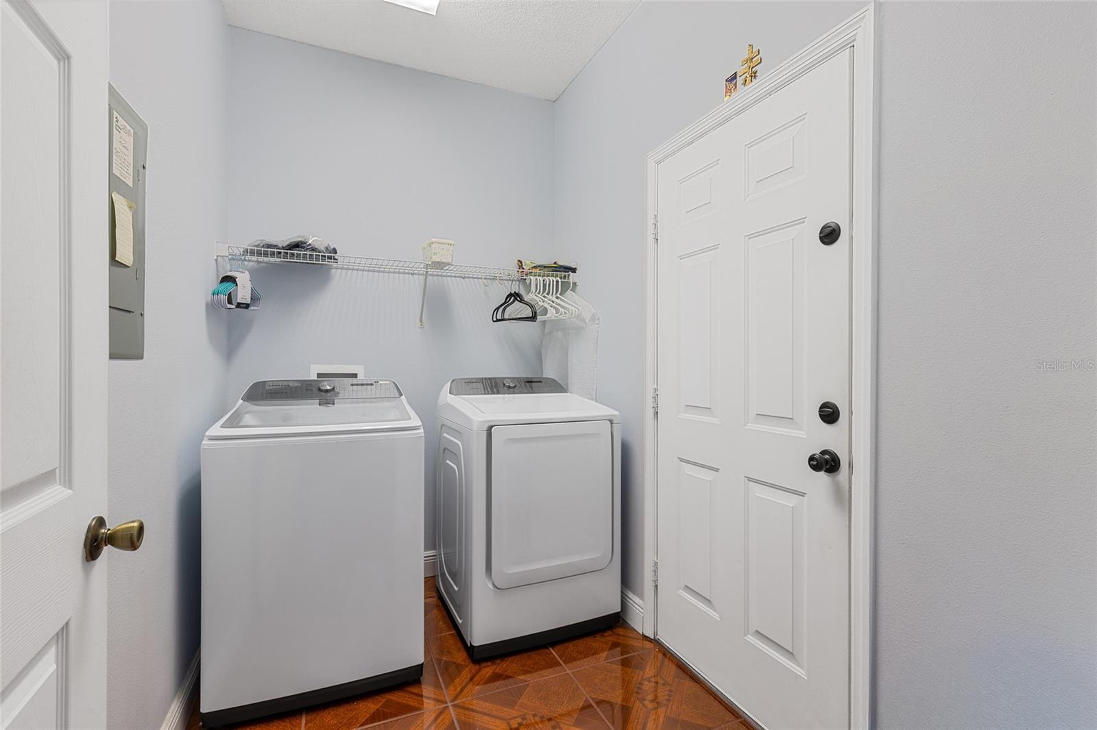 Image 12 of 32 For 2157 Island Walk Drive