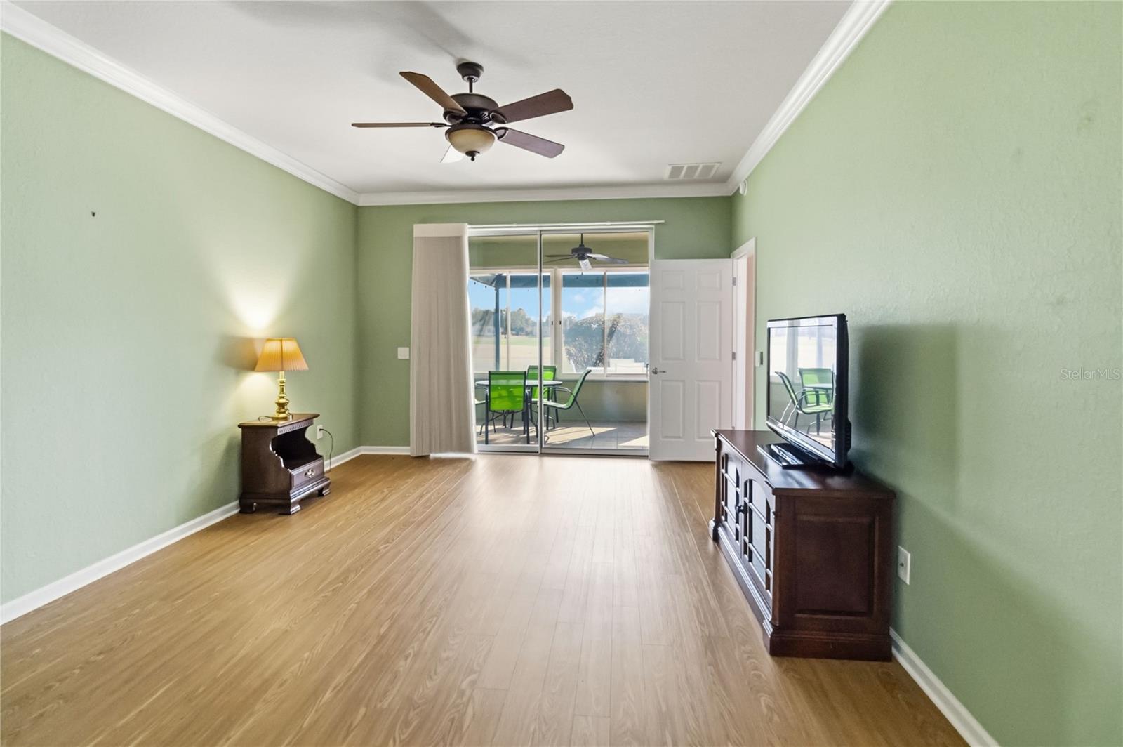 Image 21 of 61 For 9439 71st Loop