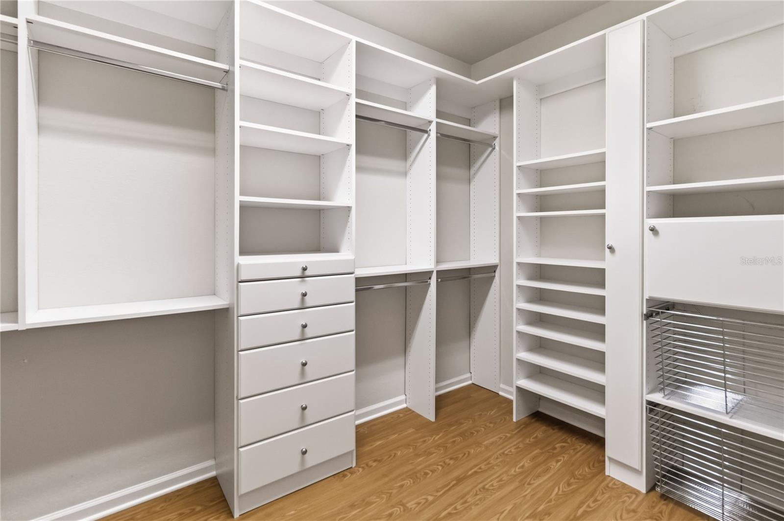 Image 29 of 61 For 9439 71st Loop