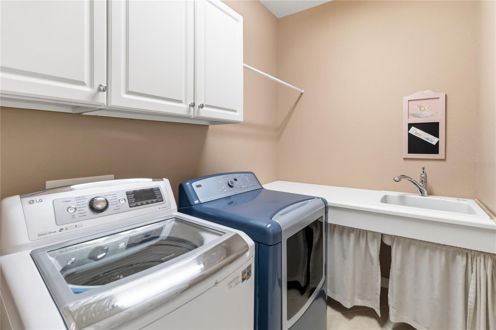 Image 30 of 61 For 9439 71st Loop