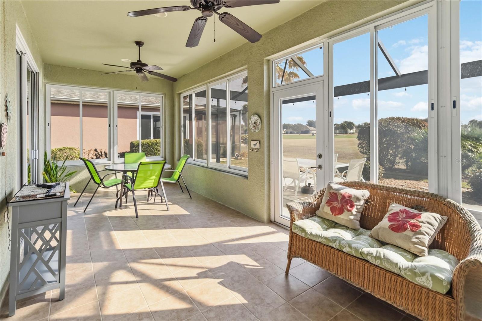 Image 4 of 61 For 9439 71st Loop