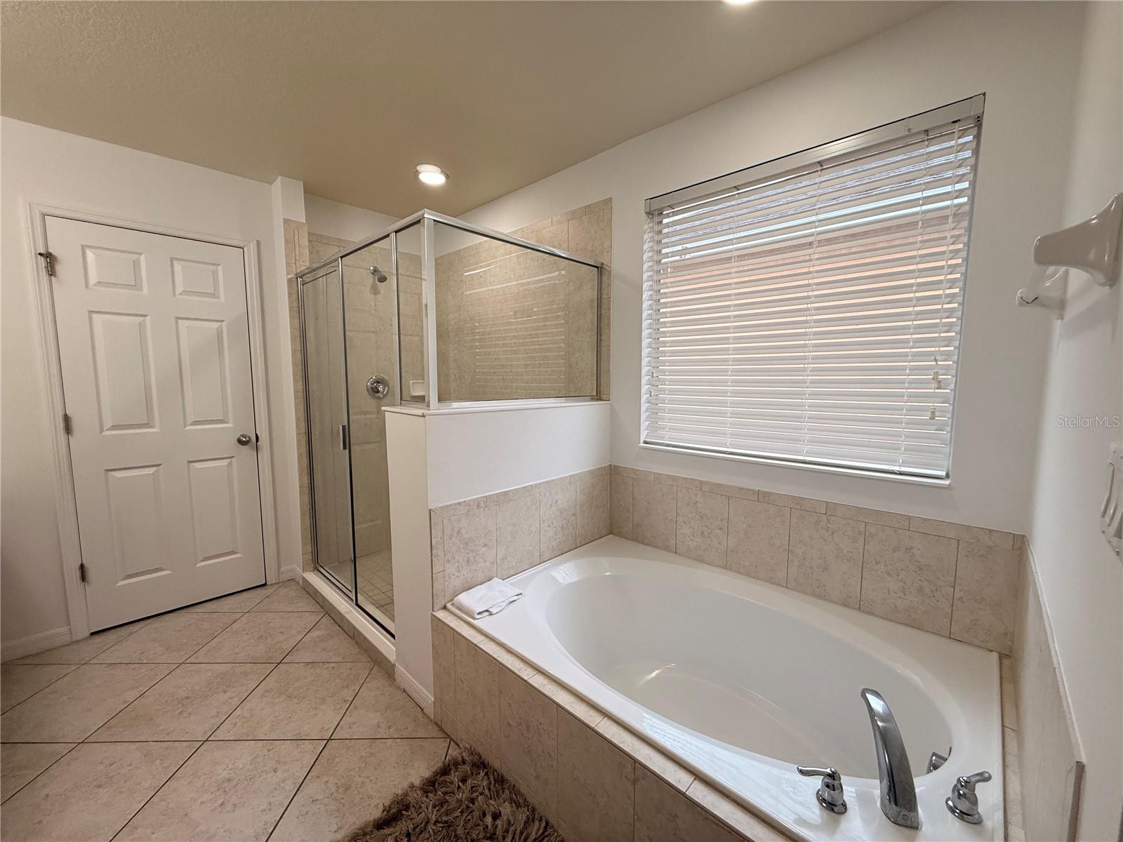 Image 26 of 64 For 2654 Santosh Cove