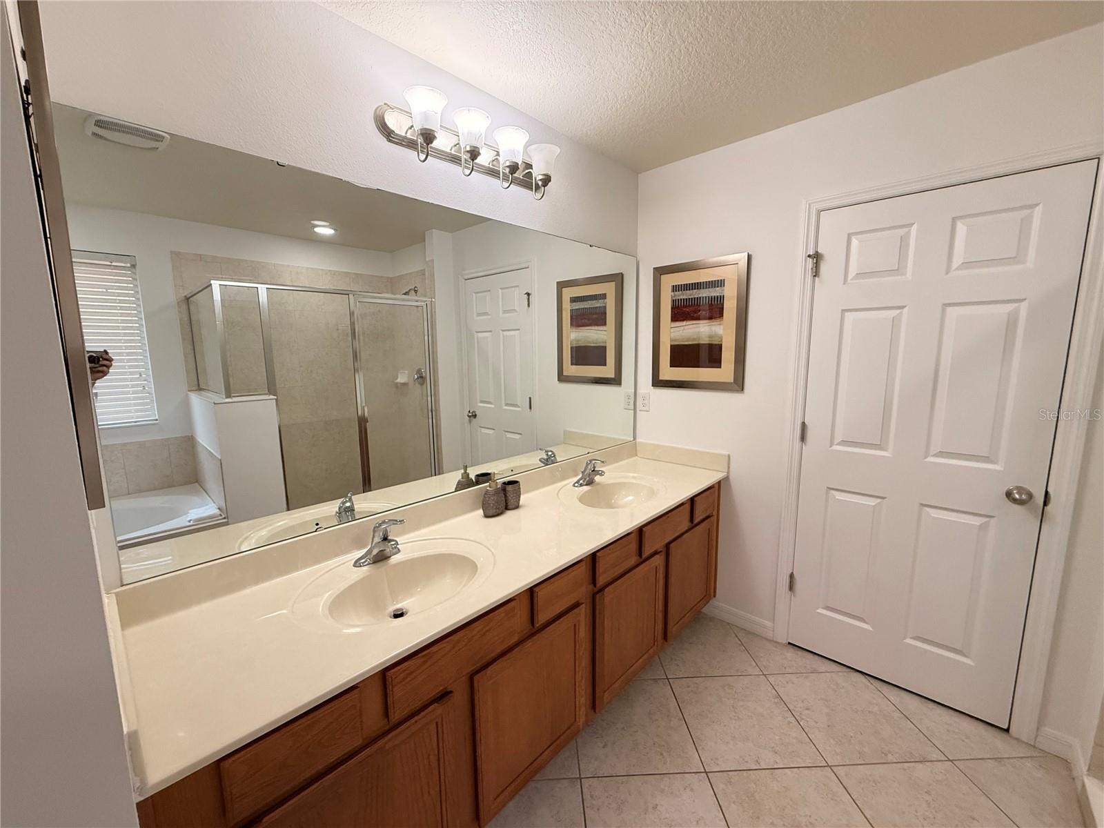 Image 32 of 64 For 2654 Santosh Cove