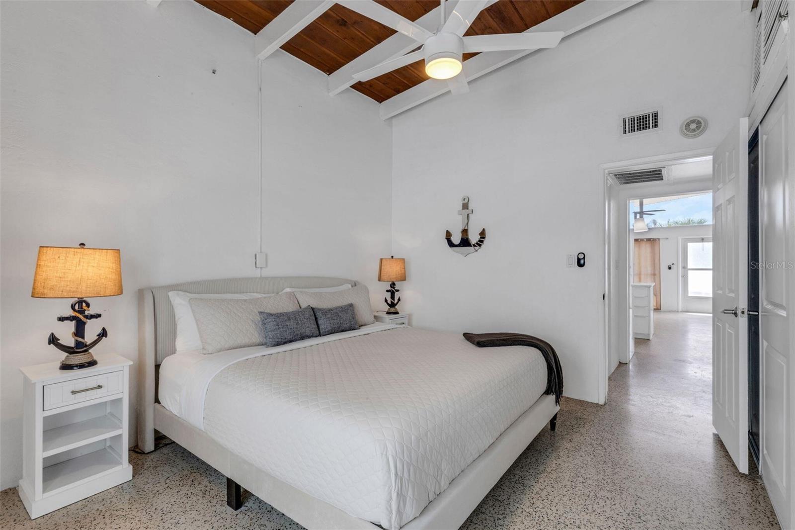 Image 22 of 42 For 1129 Seaside Drive 7