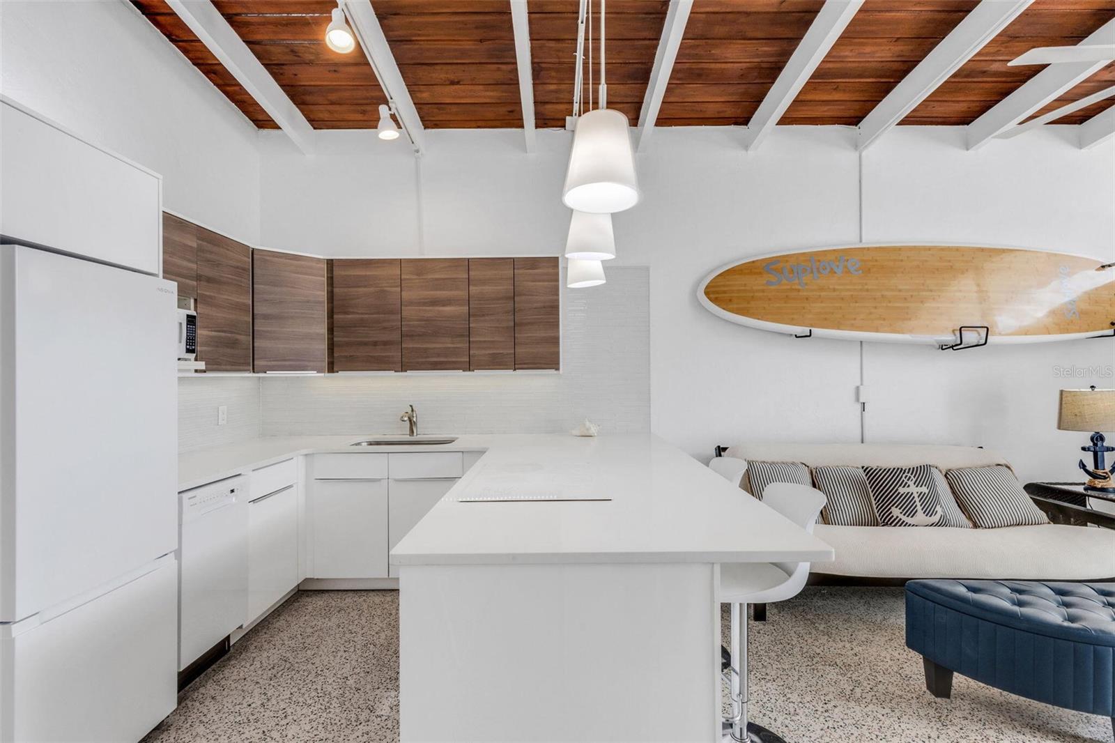 Image 3 of 42 For 1129 Seaside Drive 7