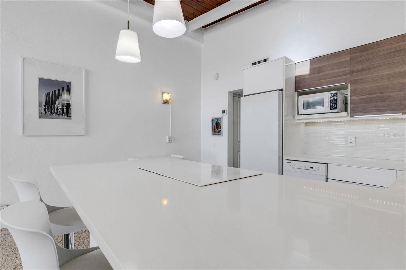 Image 4 of 42 For 1129 Seaside Drive 7