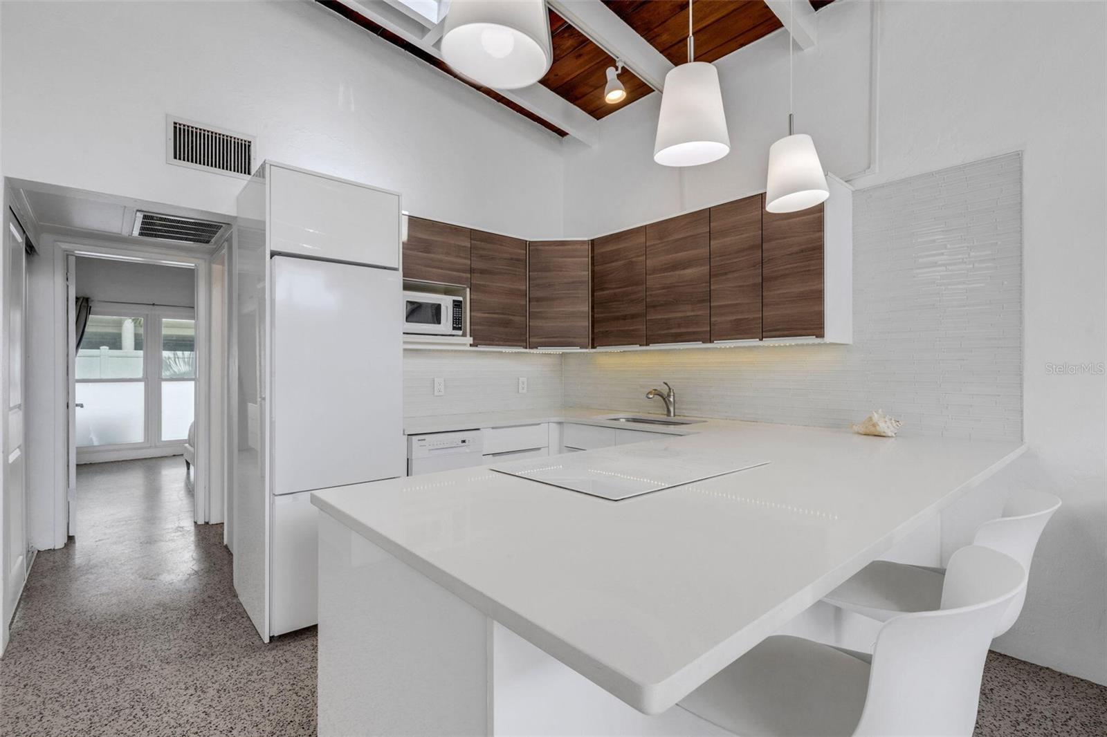 Image 7 of 42 For 1129 Seaside Drive 7