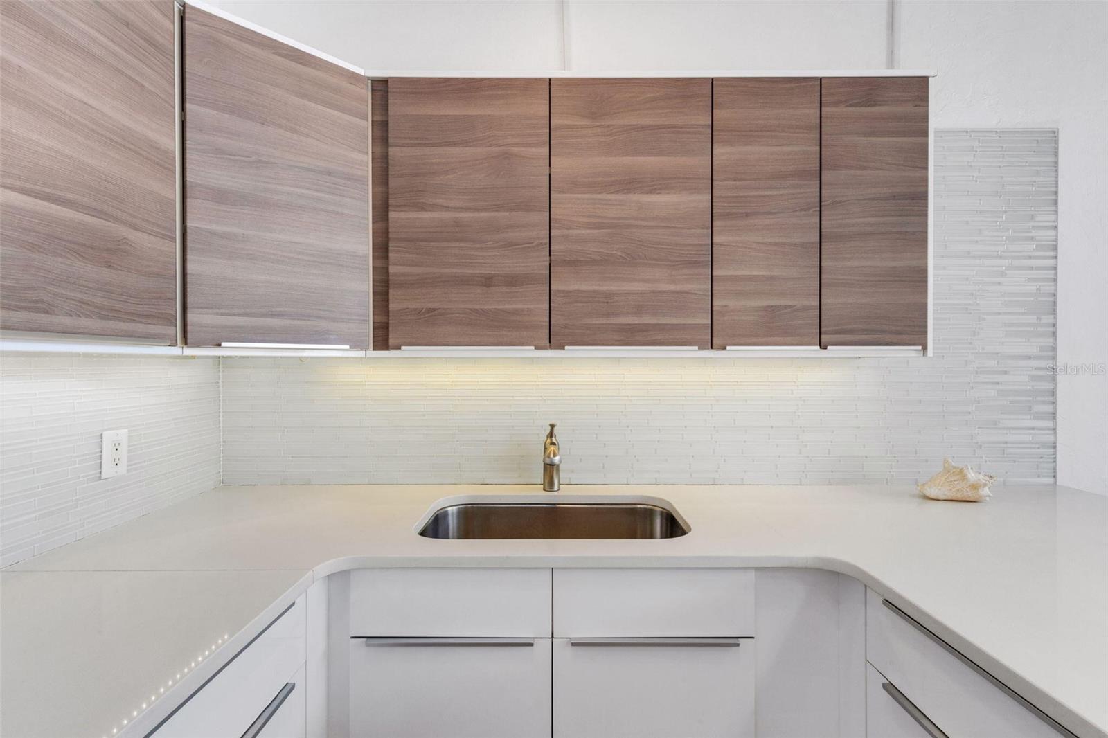 Image 8 of 42 For 1129 Seaside Drive 7