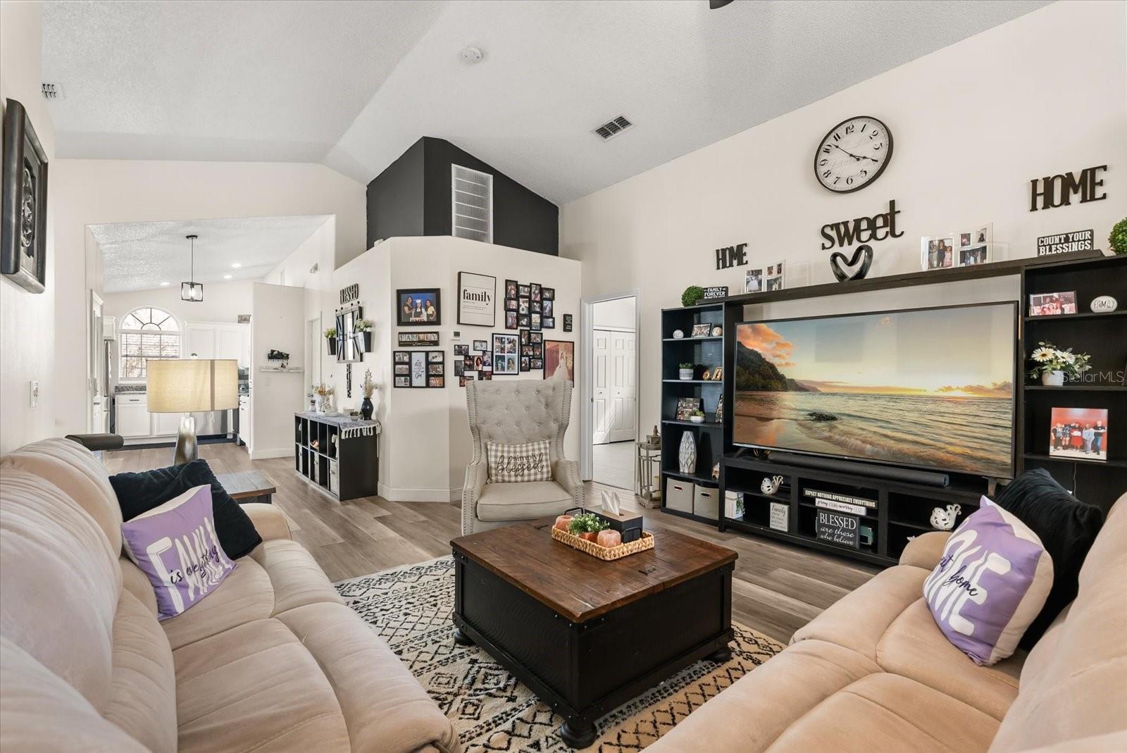 Image 10 of 32 For 104 Sunny Oak Trail