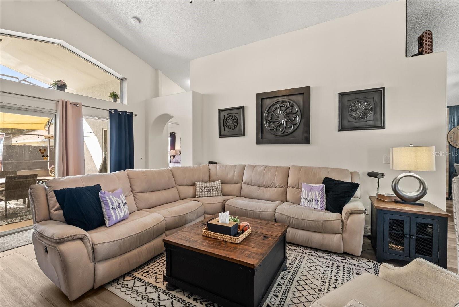 Image 11 of 32 For 104 Sunny Oak Trail