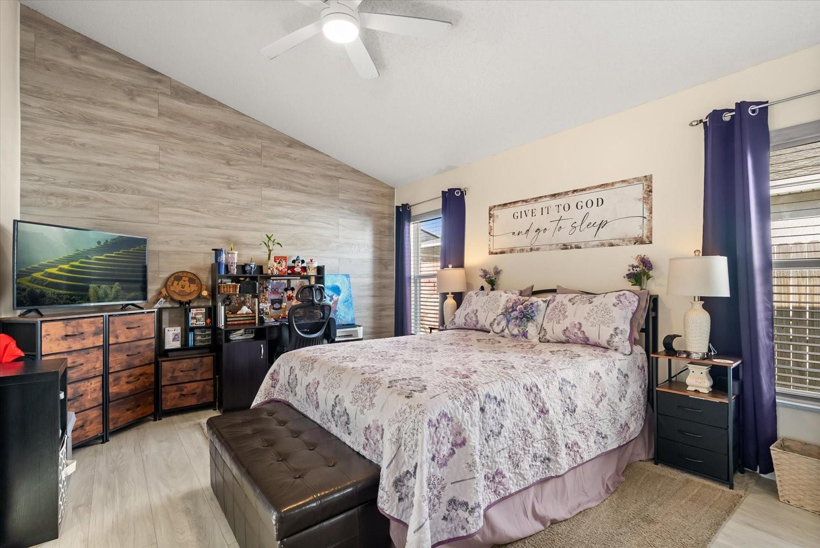 Image 13 of 32 For 104 Sunny Oak Trail