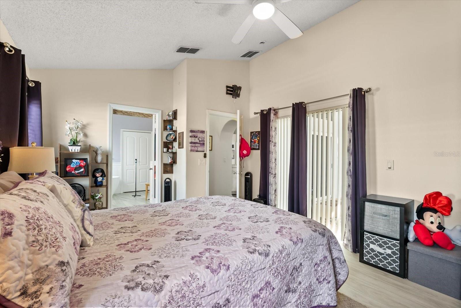 Image 14 of 32 For 104 Sunny Oak Trail