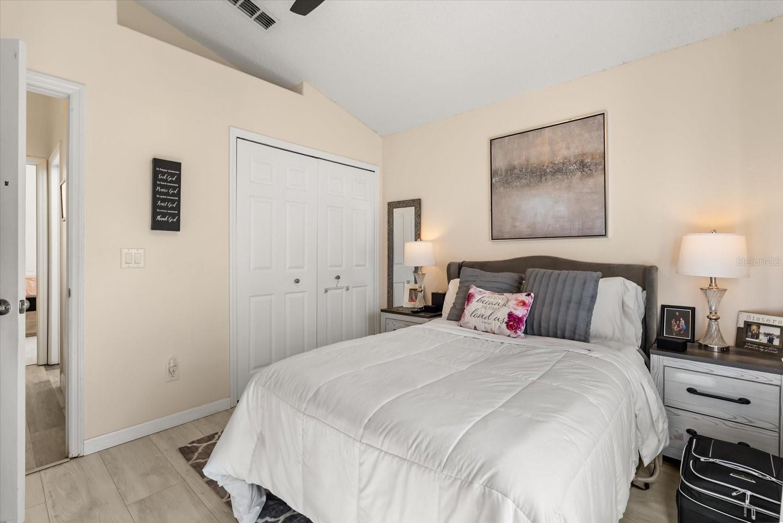 Image 21 of 32 For 104 Sunny Oak Trail