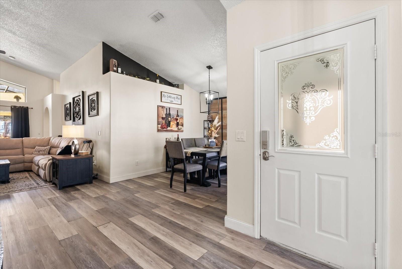 Image 4 of 32 For 104 Sunny Oak Trail