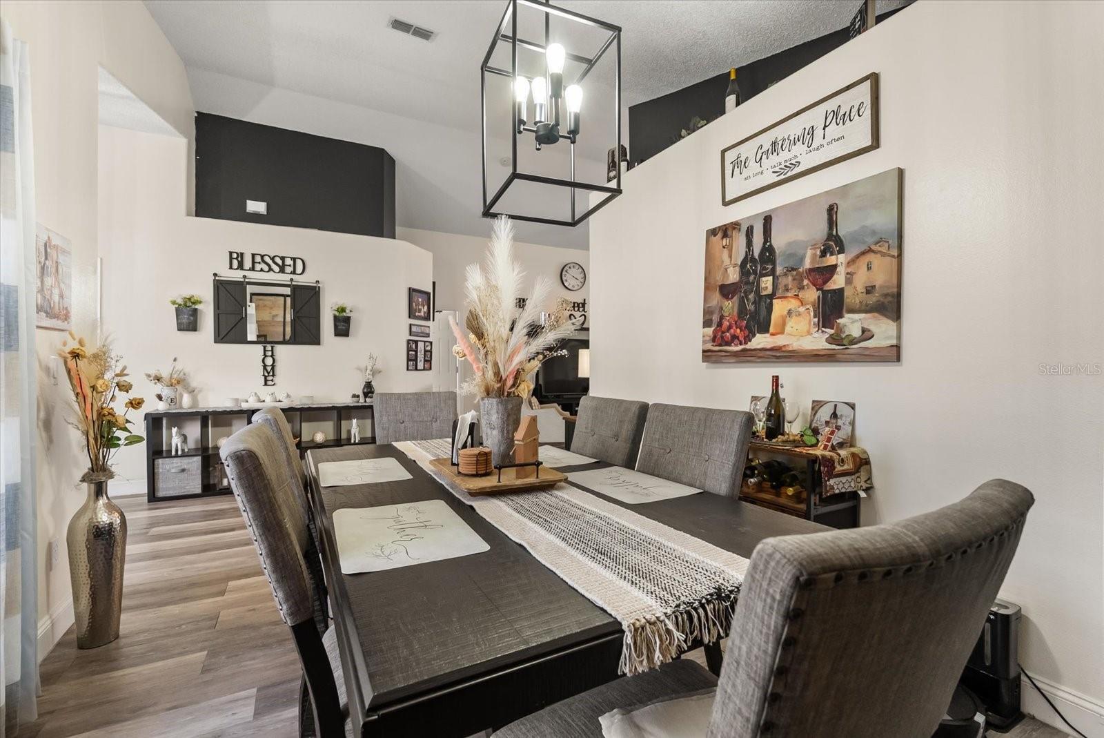 Image 9 of 32 For 104 Sunny Oak Trail