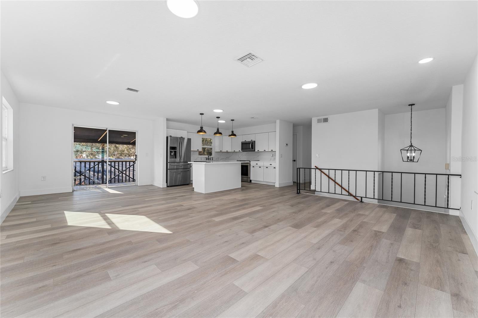 Image 11 of 47 For 600 Hill Avenue