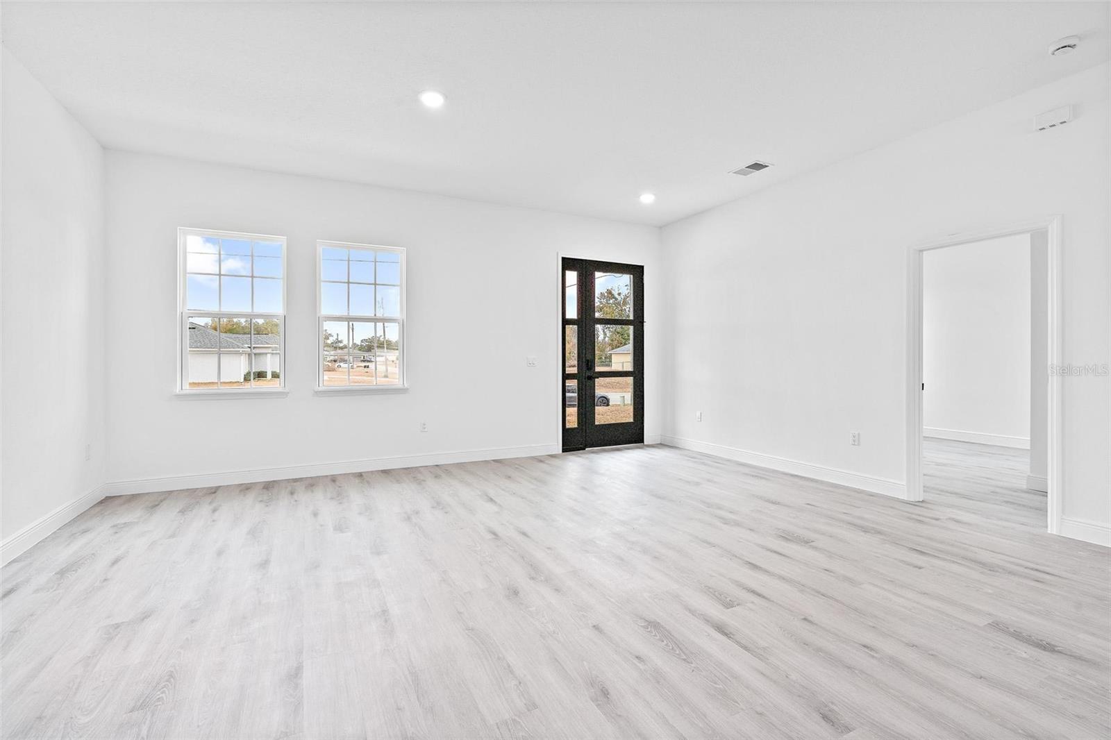 Image 13 of 39 For 16367 16th Court