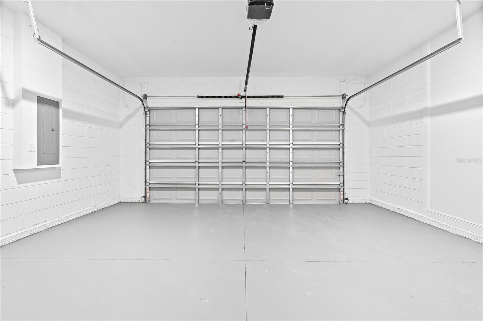 Image 14 of 39 For 16367 16th Court