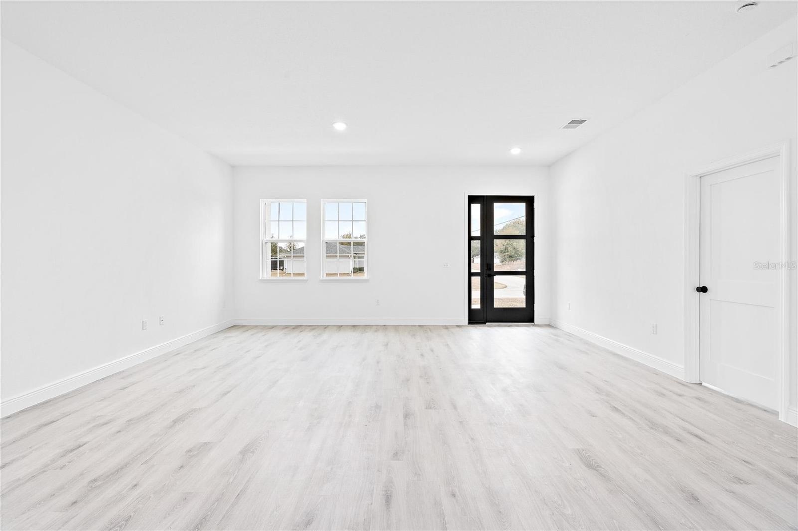 Image 28 of 39 For 16367 16th Court