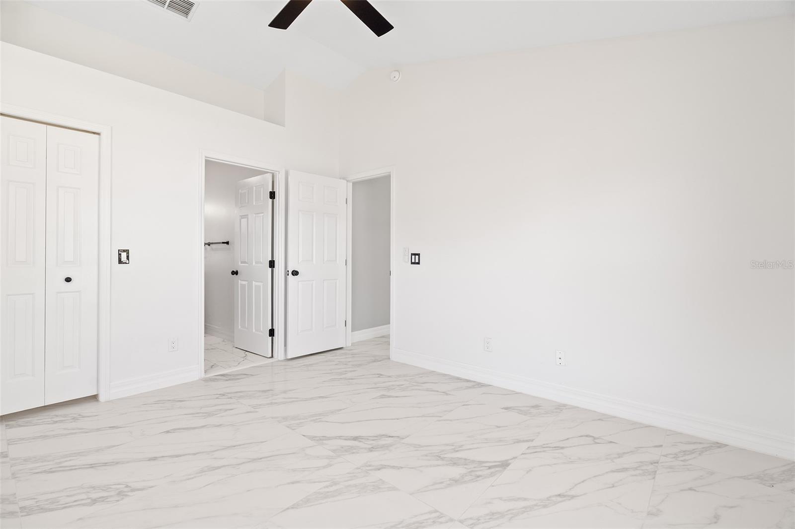 Image 12 of 37 For 10611 Reagans Run Drive