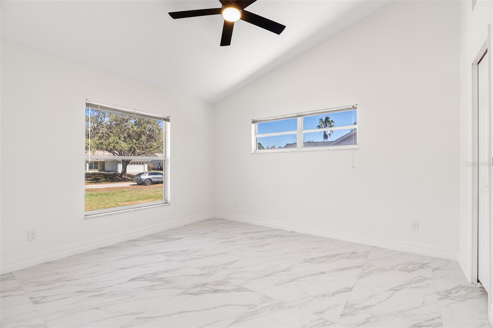 Image 13 of 37 For 10611 Reagans Run Drive