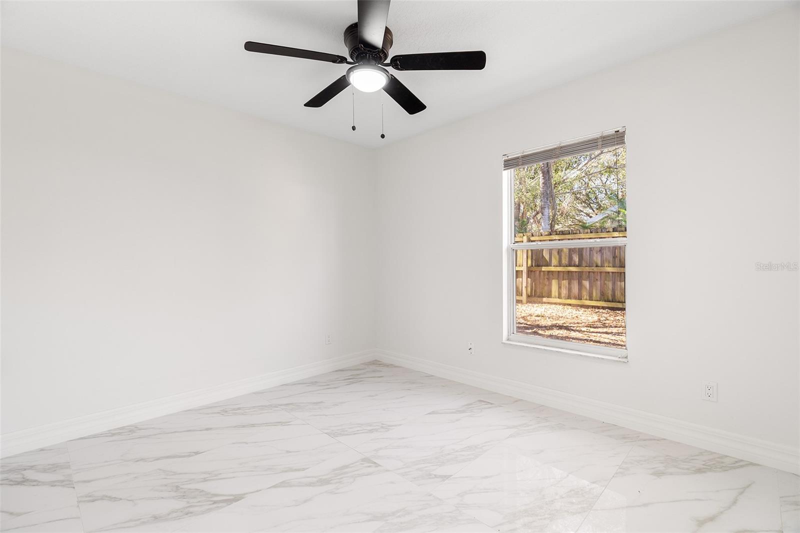 Image 16 of 37 For 10611 Reagans Run Drive