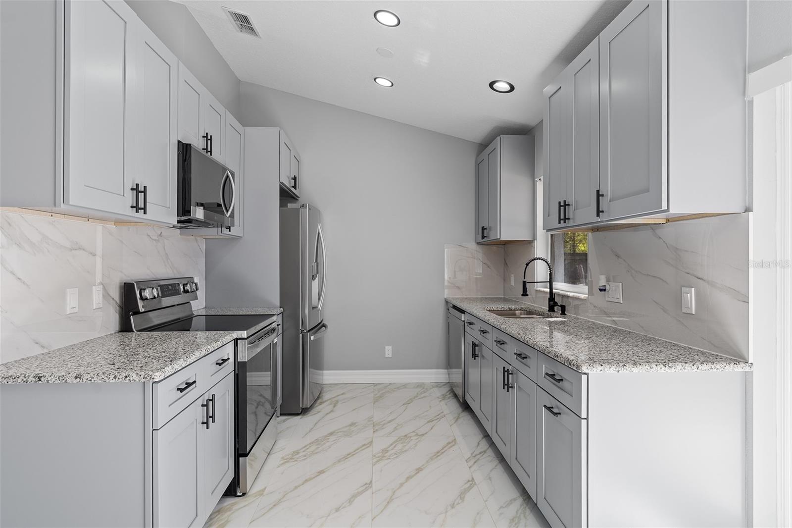 Image 8 of 37 For 10611 Reagans Run Drive