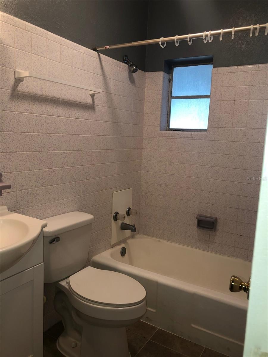 Image 10 of 13 For 2201 Park Avenue A