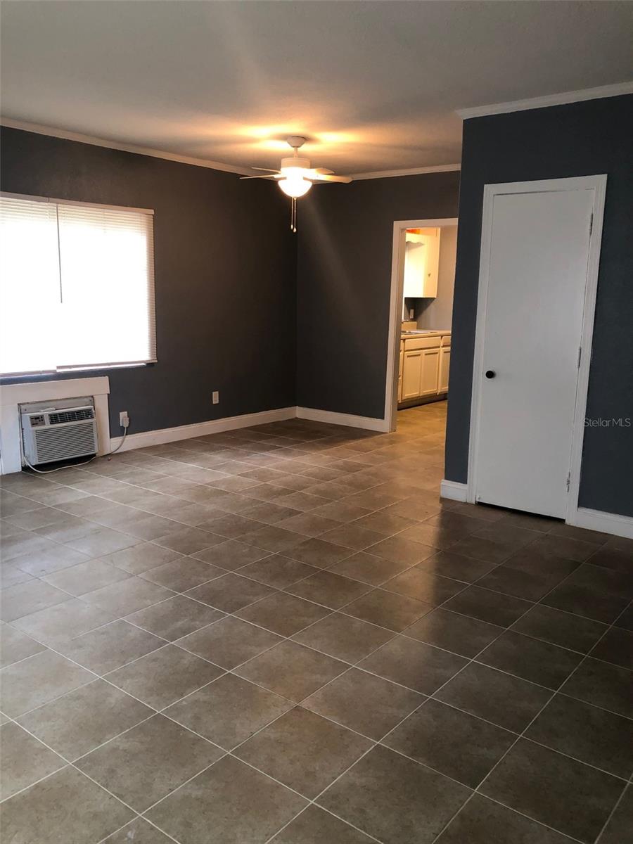 Image 3 of 13 For 2201 Park Avenue A