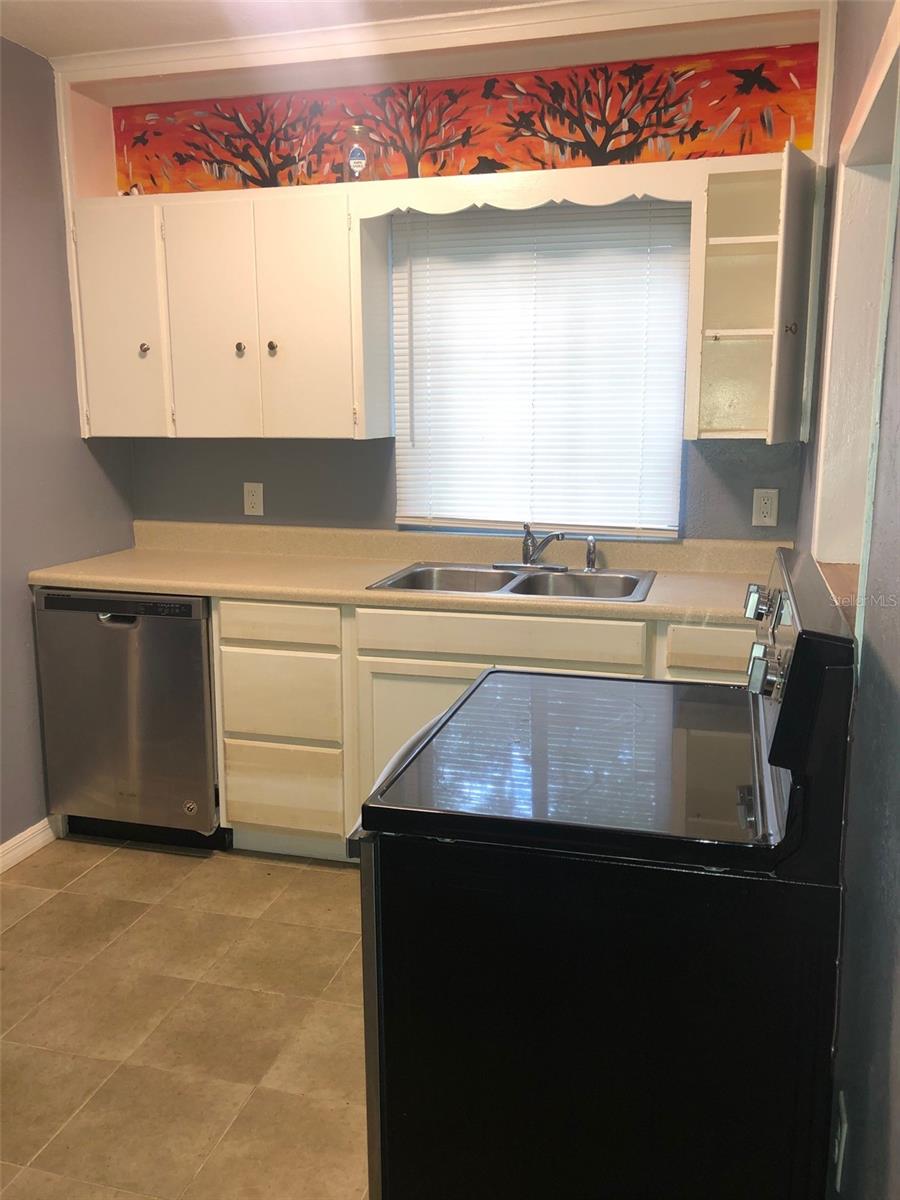 Image 7 of 13 For 2201 Park Avenue A